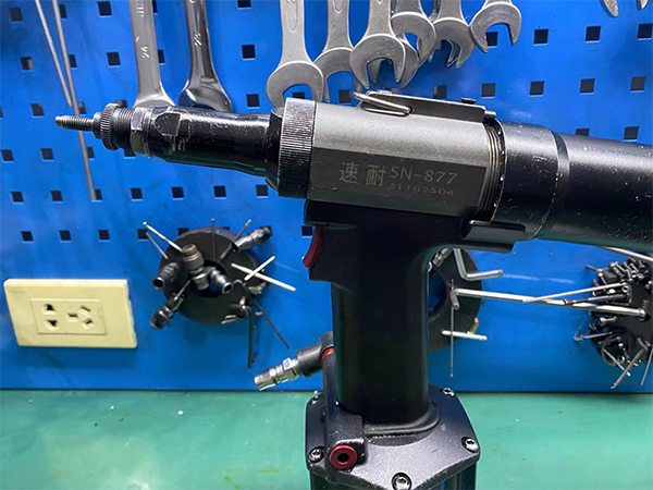 氣動螺母槍只旋轉不拉鉚是什么原因？